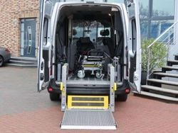 Silber Gebraucht 2017 Opel Movano Van | 18.900 € (Teuer)