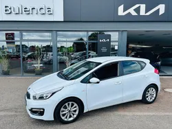 Weiß Gebraucht 2016 Kia Ceed Edition 7 Limousine | 9.970 € (Etwas zu teuer)