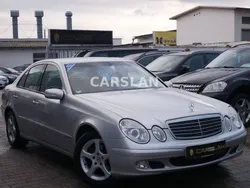 Silber Gebraucht 2003 Mercedes E220 Limousine | 8.998 €