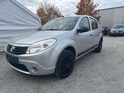 Grau Gebraucht 2009 Dacia Sandero Kleinwagen | 2.350 € (Fairer Preis)