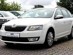 Weiss Gebraucht 2013 Skoda Octavia Limousine | 11.950 € (Fairer Preis)