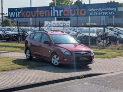 Rot Gebraucht 2012 Hyundai i30 Classic Kombi | 3.499 € (Fairer Preis)