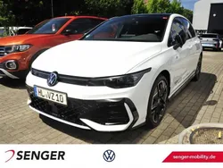 Weiß Gebraucht 2025 VW Golf VIII Design Limousine | 43.590 €