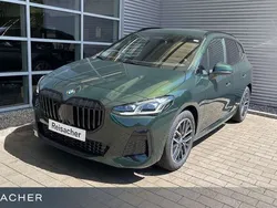 Sanremo green metallic Gebraucht 2023 BMW 218 Active Tourer M Sport Van / Kleinbus | 31.990 € (Etwas zu teuer)