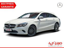 Weiß Gebraucht 2017 Mercedes CLA180 Shooting Brake Kombi | 21.990 €