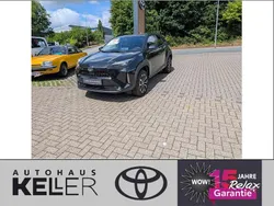Schwarz Neu 2025 Toyota Yaris Cross Team SUV | 32.160 € (Etwas zu teuer)