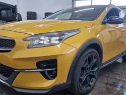 Gold Gebraucht 2021 Kia XCeed SUV | 18.999 € (Fairer Preis)