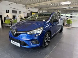 Ironblau metallic Gebraucht 2023 Renault Clio V Evolution Limousine | 15.289 € (Guter Preis)