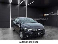 Schwarz Gebraucht 2023 Dacia Sandero Kleinwagen | 17.999 € (Etwas zu teuer)