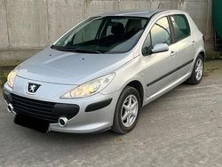 Silber Gebraucht 2007 Peugeot 307 Limousine | 1.890 € (Fairer Preis)