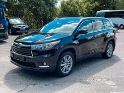 Schwarz Gebraucht 2016 Toyota Highlander SUV | 21.900 €