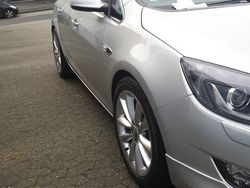 Silber metallic Gebraucht 2011 Opel Astra Limousine | 7.800 € (Etwas zu teuer)