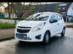 Weiß Gebraucht 2011 Chevrolet Spark Kleinwagen | 3.000 € (Fairer Preis)