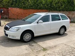 Weiß Gebraucht 2009 Skoda Octavia Elegance Kombi | 3.800 € (Guter Preis)
