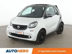 Weiß Gebraucht 2018 Smart ForTwo Cabrio Basis Cabrio | 15.140 € (Guter Preis)