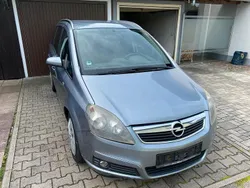 Grau Gebraucht 2006 Opel Zafira Edition Van / Kleinbus | 780 € (Guter Preis)