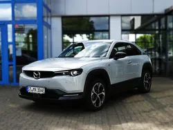 Ceramic white Gebraucht 2023 Mazda MX30 Makoto SUV | 30.745 € (Teuer)