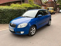 Blau Gebraucht 2009 Skoda Fabia Kleinwagen | 1.850 € (Fairer Preis)