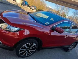 Rot Gebraucht 2016 Nissan Qashqai Tekna SUV | 11.850 € (Fairer Preis)