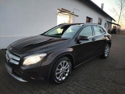 Braun Gebraucht 2014 Mercedes GLA200 SUV | 14.200 € (Fairer Preis)