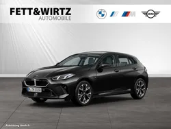 Saphirschwarz metallic Gebraucht 2024 BMW 120 M Sport Kleinwagen | 30.690 € (Superpreis)