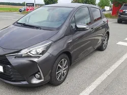 Grau Gebraucht 2019 Toyota Yaris Hybrid Club Kleinwagen | 14.900 € (Guter Preis)