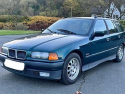 Grün Gebraucht 1995 BMW 318 Kombi | 1.499 €