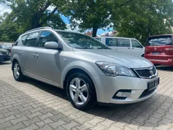Silber Gebraucht 2012 Kia Ceed Sportswagon Edition 7 Kombi | 5.870 € (Fairer Preis)