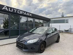 Schwarz Gebraucht 2011 Ford Focus Trend Limousine | 2.990 € (Teuer)