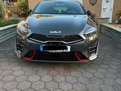 Grau Gebraucht 2024 Kia ProCeed GT 2 Kleinwagen | 30.500 € (Fairer Preis)