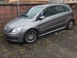 Grau Gebraucht 2007 Mercedes B180 Van / Kleinbus | 3.400 € (Guter Preis)