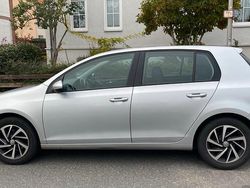 Silber Gebraucht 2010 VW Golf VI Kleinwagen | 4.600 €