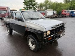 Grau Gebraucht 1990 Nissan King Abholung | 2.690 €