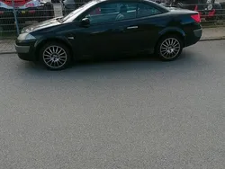 Schwarz Gebraucht 2025 Renault Mégane Cabriolet Cabrio | 3.400 €