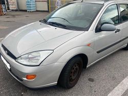 Silber Gebraucht 2001 Ford Focus Kombi | 1.770 € (Fairer Preis)