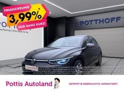 Deep black perleffekt Gebraucht 2022 VW Golf VIII Style Limousine | 19.377 € (Guter Preis)