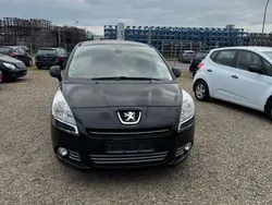Schwarz Gebraucht 2013 Peugeot 5008 Active Van / Kleinbus | 5.490 € (Fairer Preis)