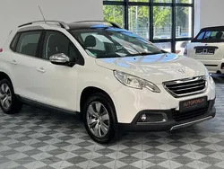 Weiß Gebraucht 2015 Peugeot 2008 Allure SUV | 8.888 €