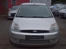 Polarsilber metallic Gebraucht 2005 Ford Fiesta Ambiente Kleinwagen | 600 € (Guter Preis)
