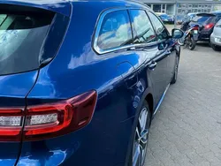 Blau Gebraucht 2016 Renault Talisman Kombi | 16.500 €