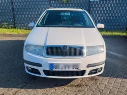 Weiß Gebraucht 2005 Skoda Fabia Kombi | 5.500 €