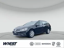 Deep black perleffekt Gebraucht 2020 VW Golf VIII Comfortline Kombi | 19.250 € (Fairer Preis)
