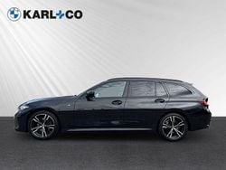 Black sapphire metallic (schwarz) Gebraucht 2024 BMW 320 M Sport Kombi | 38.998 € (Guter Preis)