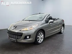 Grau Gebraucht 2011 Peugeot 207 CC Roland Garros Cabrio | 7.990 € (Teuer)