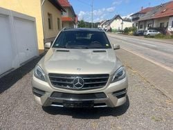 Gold Gebraucht 2012 Mercedes ML350 Edition 1 SUV | 16.299 € (Fairer Preis)
