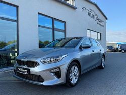 Silber Gebraucht 2019 Kia Ceed Kleinwagen | 18.390 € (Etwas zu teuer)