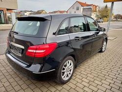 Schwarz Gebraucht 2011 Mercedes B200 Van / Kleinbus | 5.490 € (Guter Preis)