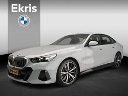Grau Gebraucht 2025 BMW 520 M Sport Limousine | 51.901 € (Fairer Preis)