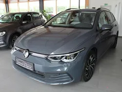 Grau Gebraucht 2022 VW Golf VIII Life Kombi | 22.290 € (Fairer Preis)