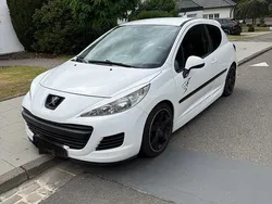 Weiß Gebraucht 2011 Peugeot 207 Coupé | 1.250 € (Superpreis)